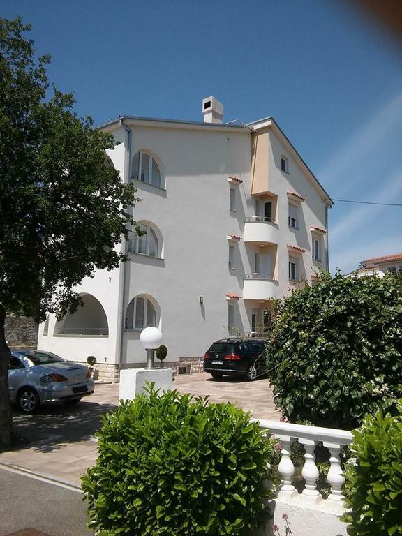 Garfild Guest House Novi Vinodolski Exterior photo